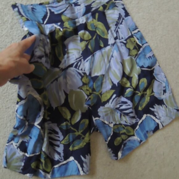 Ladies 2 Pc Walking Shorts Suit Size L (Size M) Jacket Blazer + Skort Set - EUC - Picture 7 of 12